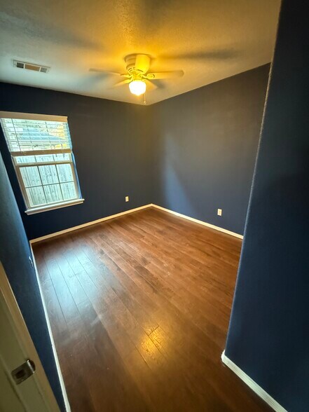 Second bedroom - 2410 Ridgeway Ln