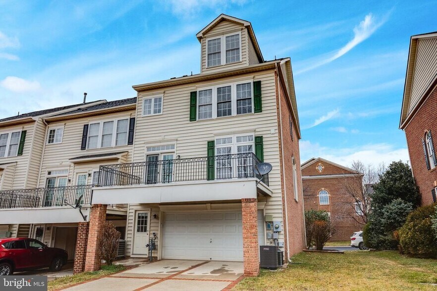 Building Photo - 43809 Water Bay Terrace
