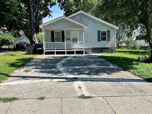 Building Photo - 1086 Duncan Ave