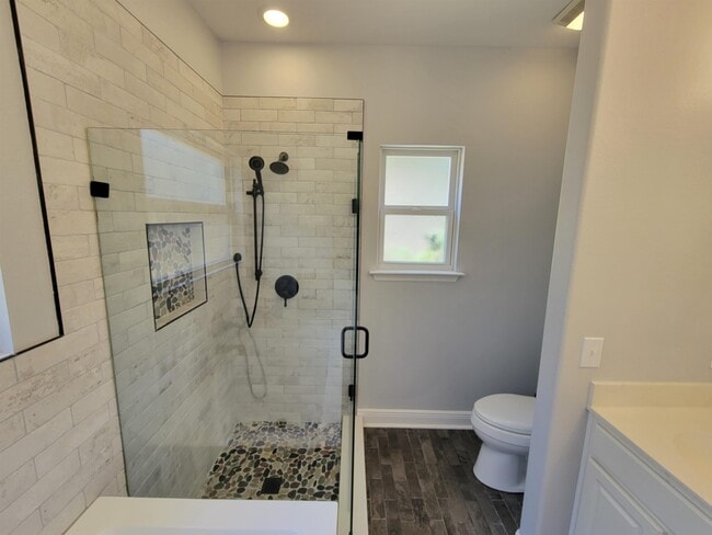 Building Photo - 1120 Archangel Way