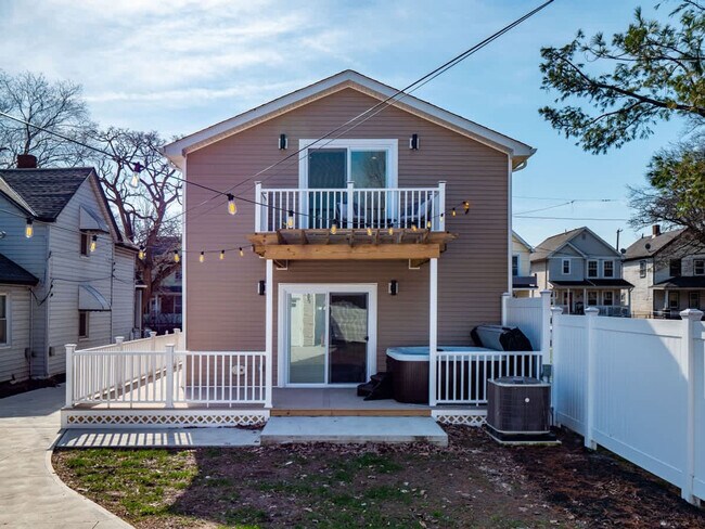 Building Photo - 6110 Lawn Ave