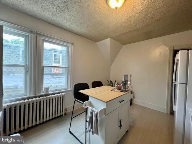 Building Photo - 1507 W 14th St