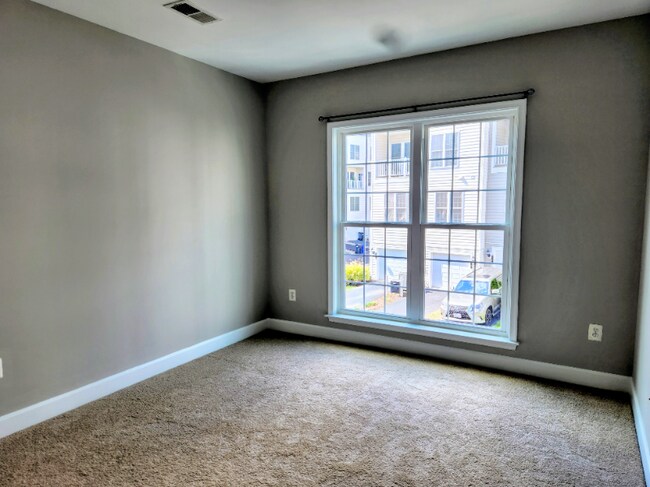 Building Photo - 2267 Oberlin Dr