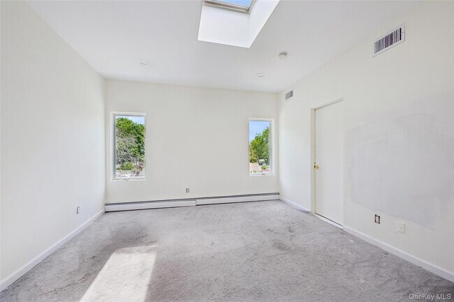 Building Photo - 67 Parkway Dr