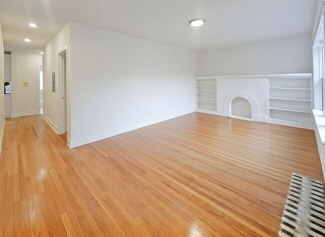 Building Photo - 4505 N Kimball Ave