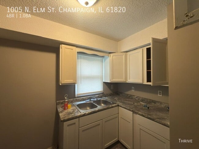 Building Photo - 1005 N Elm St