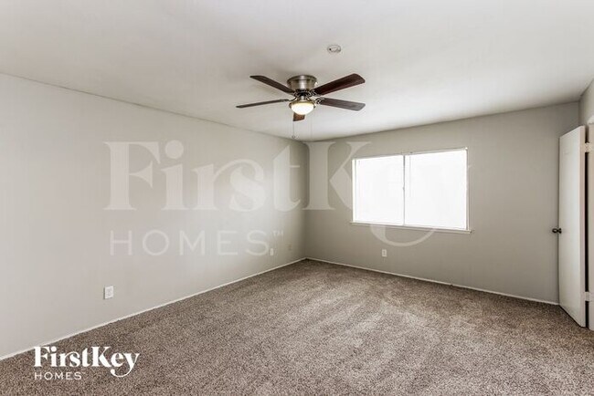 Building Photo - 3537 Rockcrest Dr