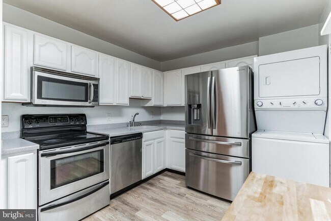 Building Photo - 12001 Old Columbia Pike