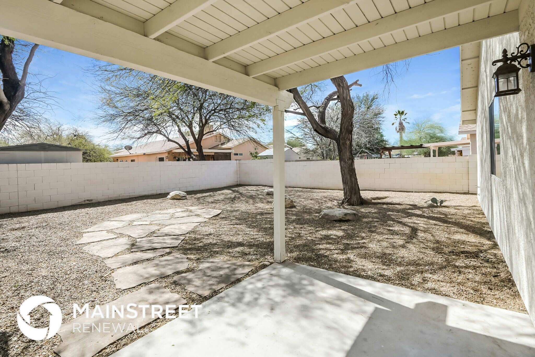 Building Photo - 8669 S Desert Dove Dr