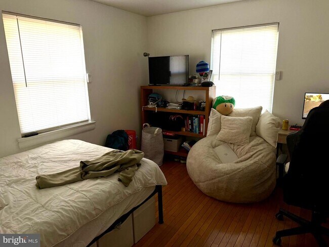 Building Photo - 2101 N Nottingham St