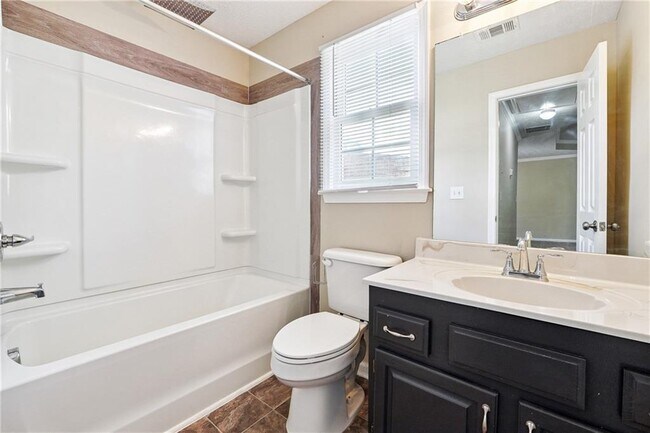 Building Photo - 1425 Shamrock Hill Cir