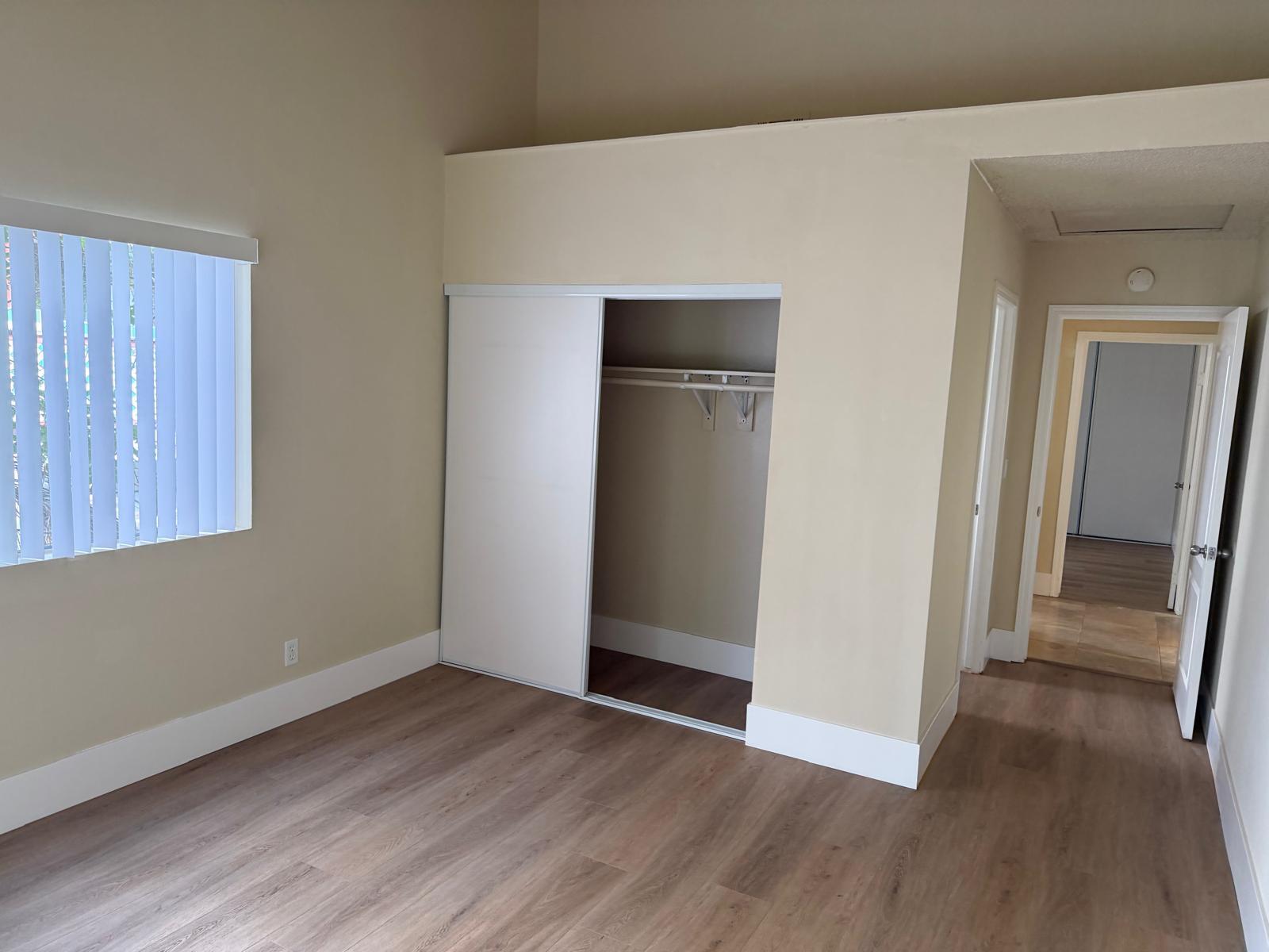 Building Photo - 1760 Temple Ave