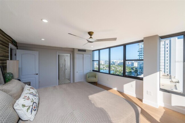 Building Photo - 770 S Palm Ave