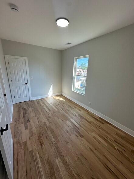 Building Photo - 7545 S Peoria St