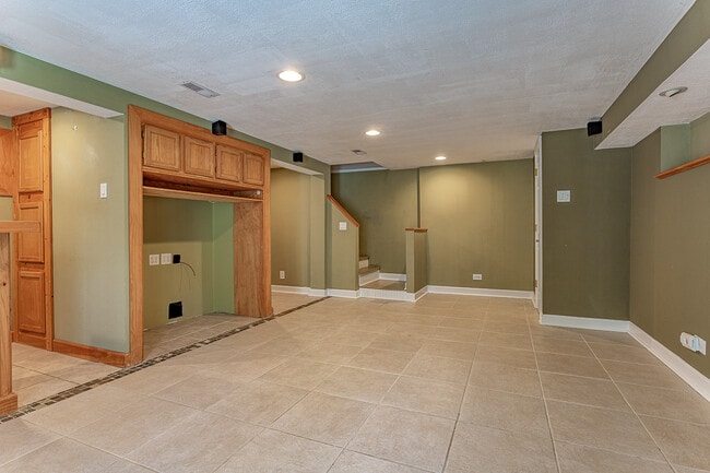 Building Photo - 1490 Paisley Ct