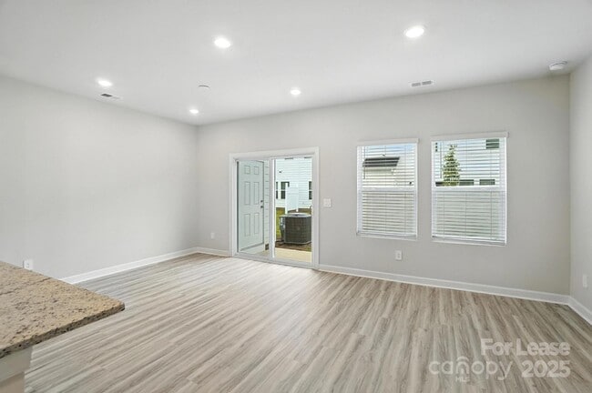 Building Photo - 1741 Braemar Vlg Dr