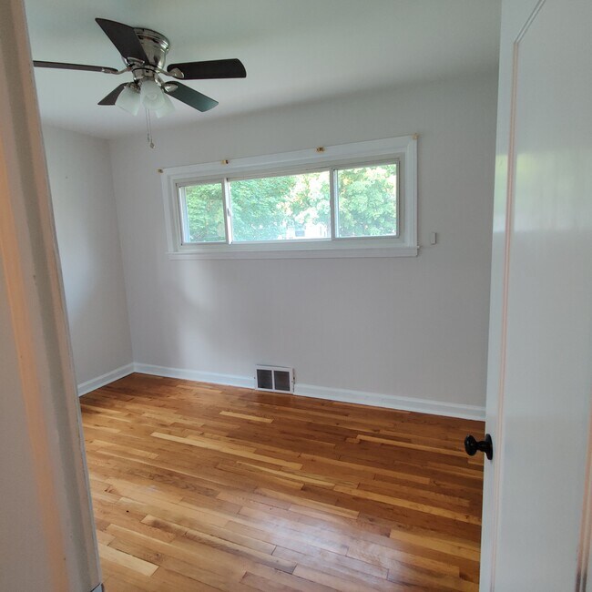 Building Photo - 3403 Woodland Ave