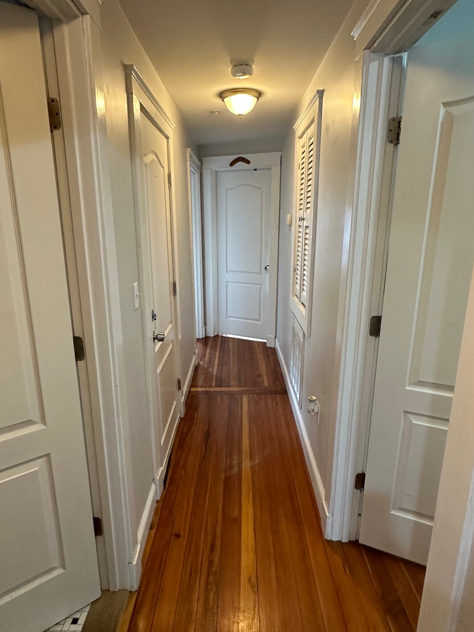 Building Photo - 194 Marion St