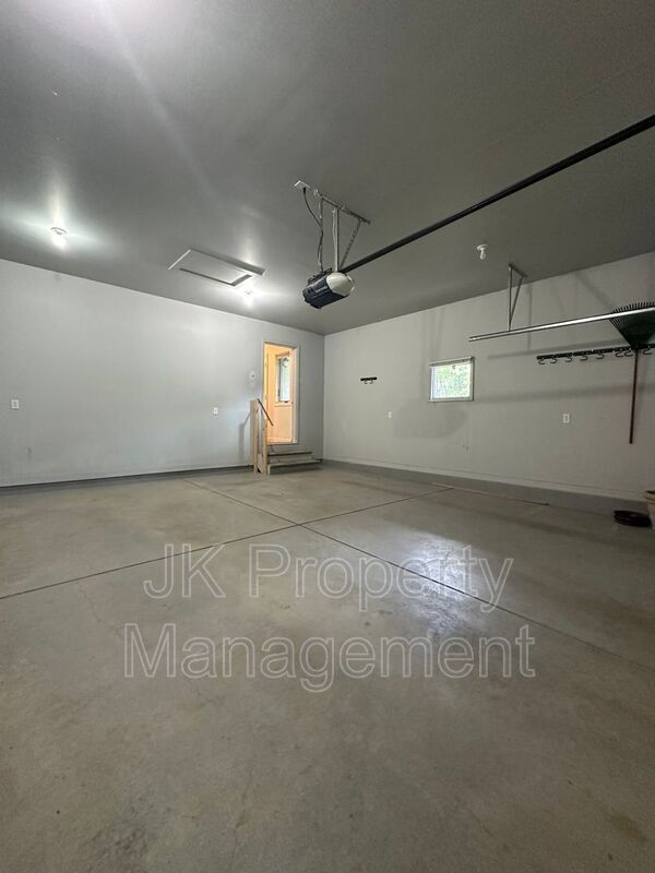Building Photo - 3209 Wild Rose Ln