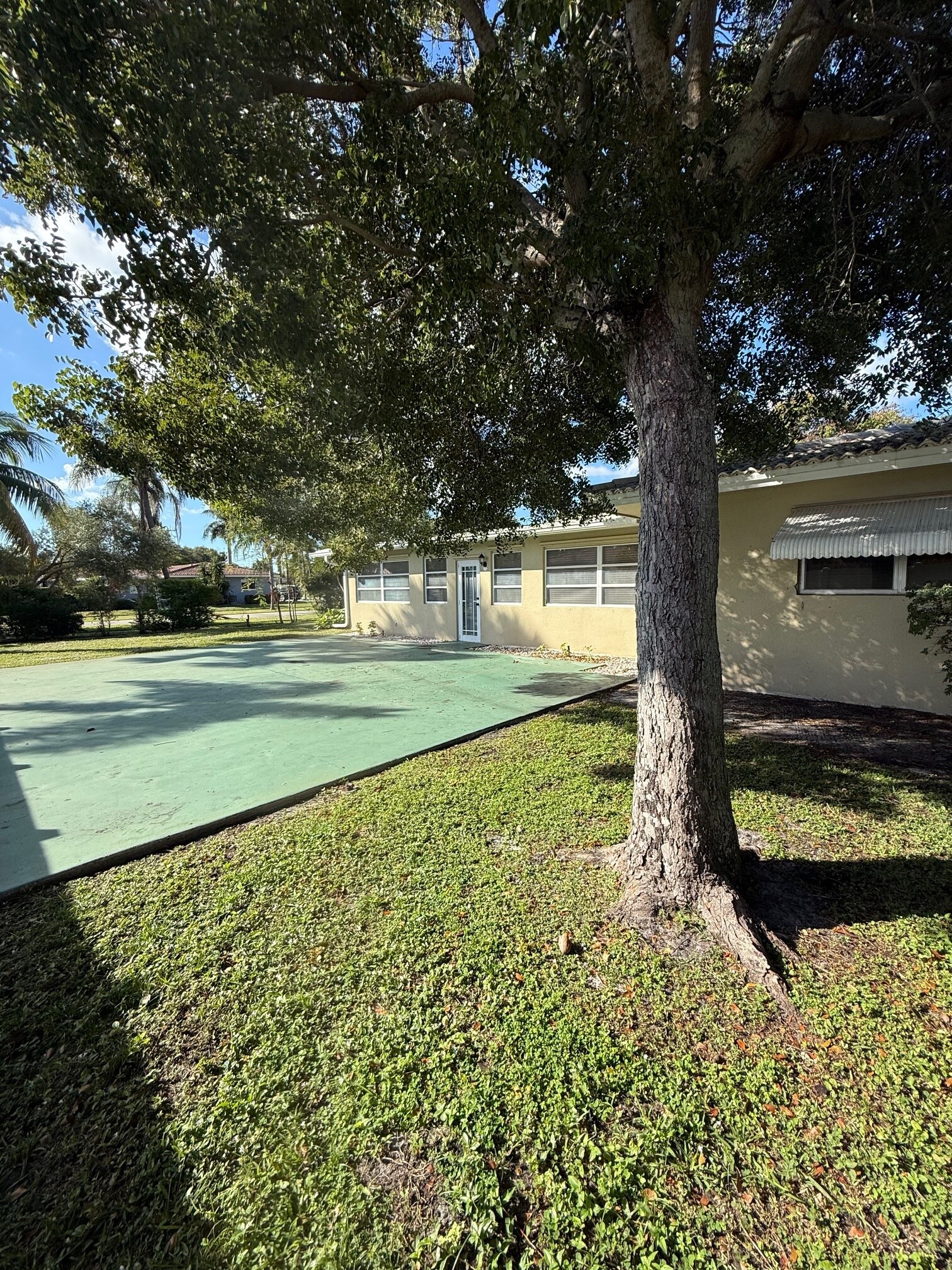 Building Photo - 1424 SE 12th Ave