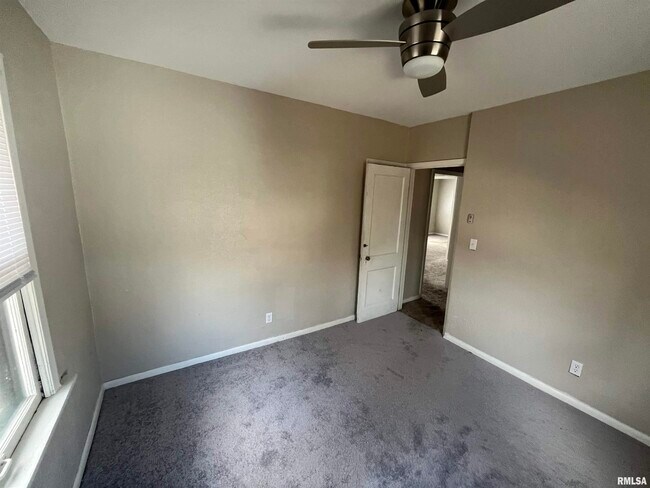 Building Photo - 506 Caroline St