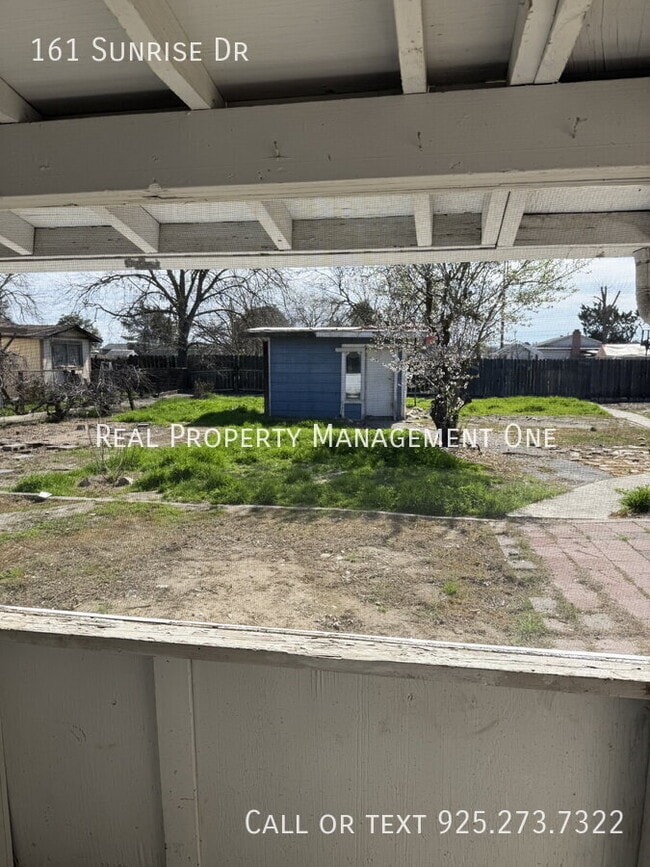 Building Photo - 161 Sunrise Dr
