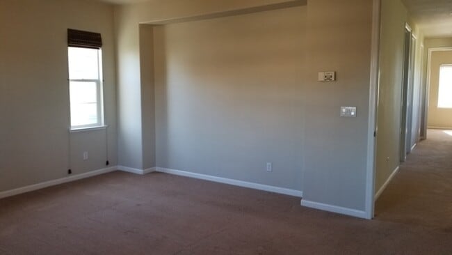 Building Photo - 953 Campfire Cir