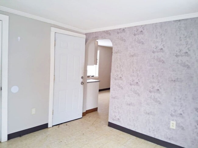 Building Photo - 7402 Park Ln