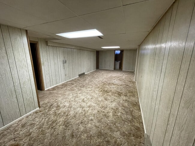 Building Photo - 1608 Mitchell Dr