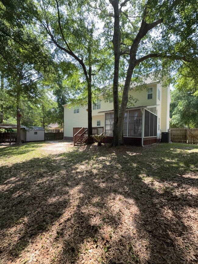 Building Photo - 151 Bayshore Dr