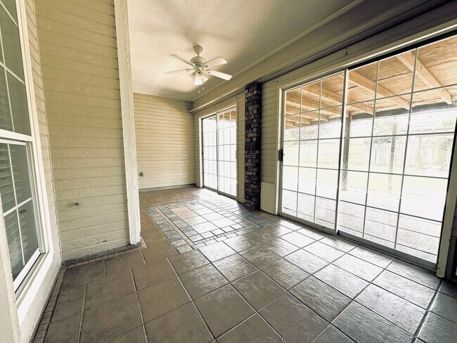 Building Photo - 2235 Middle Creek Blvd