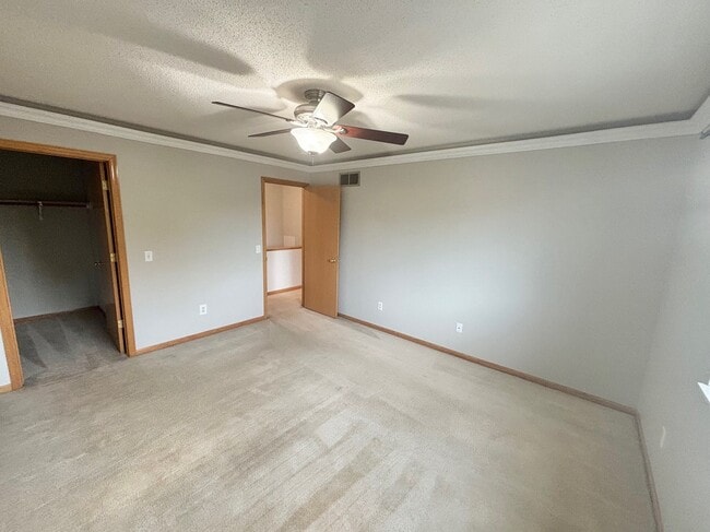 Building Photo - 7049 Lockslie Way