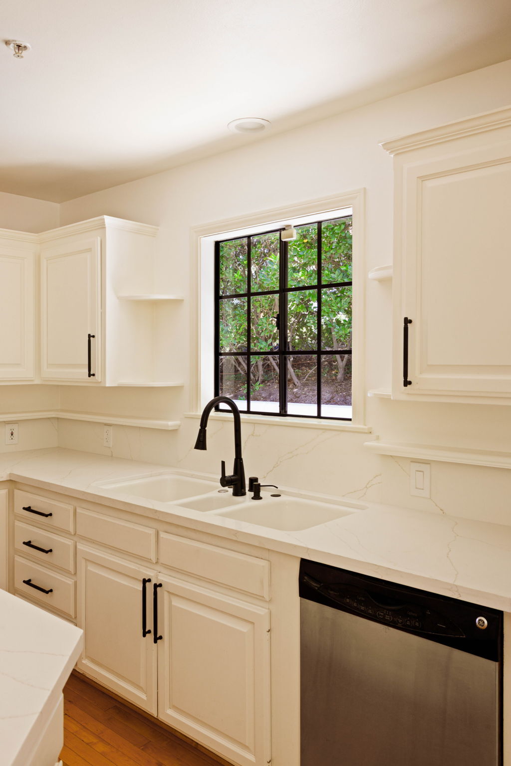 Building Photo - 5237 San Feliciano Dr