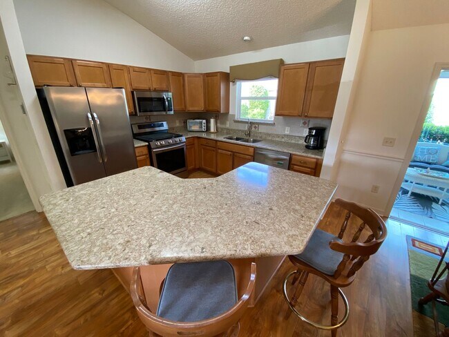 Building Photo - Beautiful 3 + 2 Fully Furnished/Turnkey ANNUAL Lease in The Village of Belle Aire