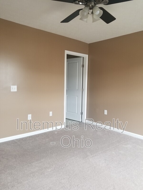 Building Photo - 3869 Dowitcher Ln