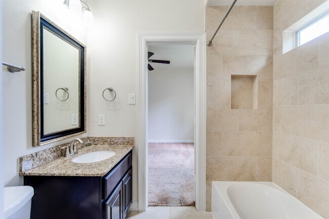 Building Photo - 2710 Shadybrook Meadow Dr