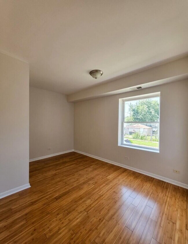 Building Photo - 3939 W Iowa St
