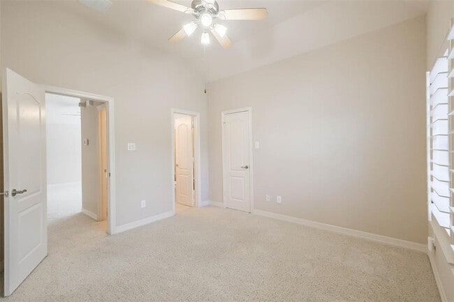 Building Photo - 12411 Santiago Cove Ln