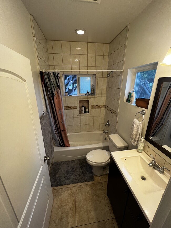 Building Photo - 1959 20th St