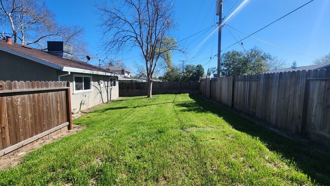 Building Photo - 6013 Brett Dr