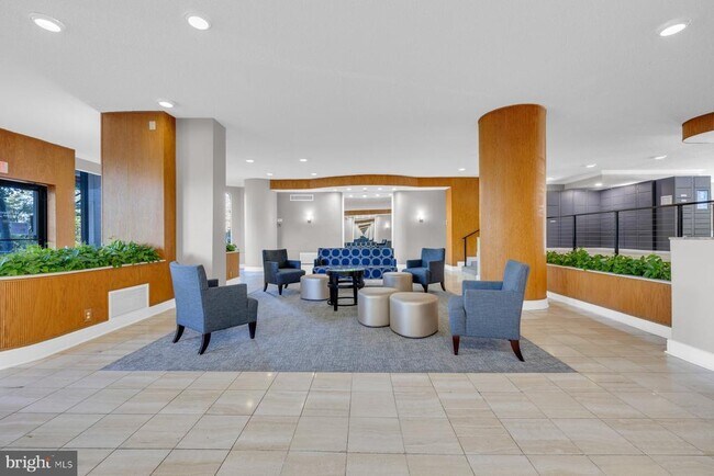 Building Photo - 2500 N Van Dorn St