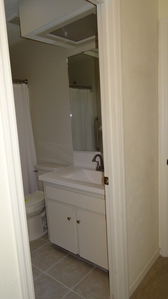 Building Photo - 2342 N Gadsden Pt