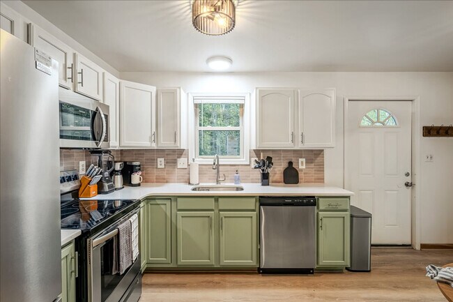 Building Photo - 109 Rising Sun Ct