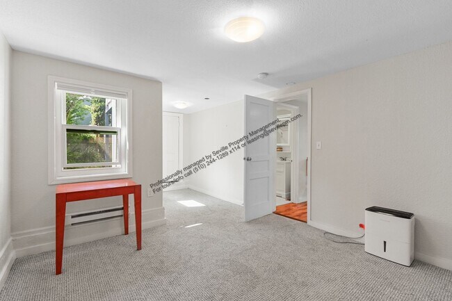 Building Photo - 3BD/1BA First-Floor Unit in West Oakland Duplex – All Utilities Included | $2,999/mo