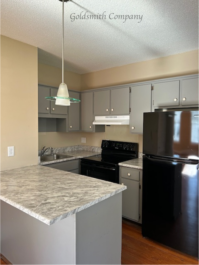 Building Photo - 224 E. Park Avenue # 1