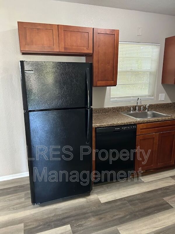 Building Photo - 314 Nanette Dr