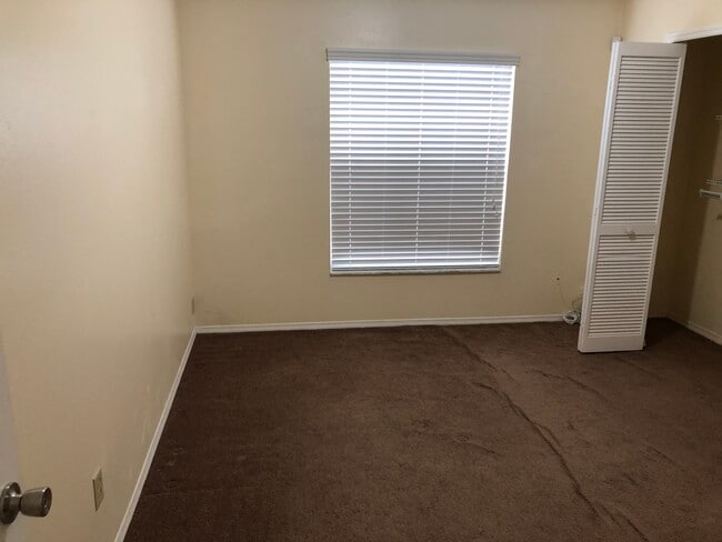 Building Photo - 941 Vista Palma Way