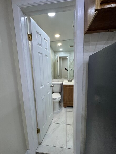 Building Photo - 1885 Eastern Pky