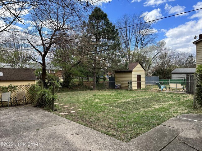 Building Photo - 3122 Commander Dr