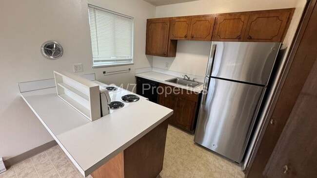 Building Photo - 351 NE 78th Ave